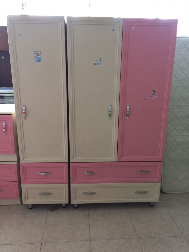 Üç Kapılı Genç Odası